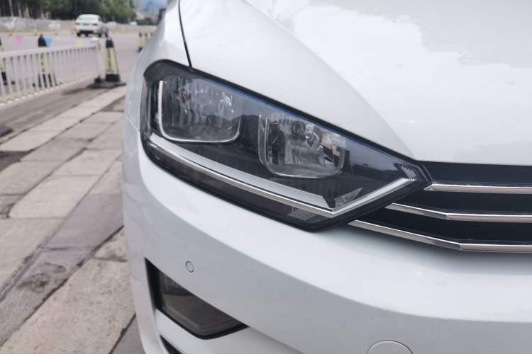 Used Volkswagen Golf Sportsvan 2018 230TSI Automatic Trend Edition Right Front Headlight