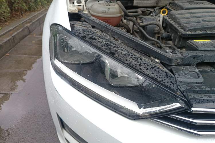 Used Volkswagen Golf Sportsvan 2018 1.6L Automatic Comfort Model Right Front Headlight