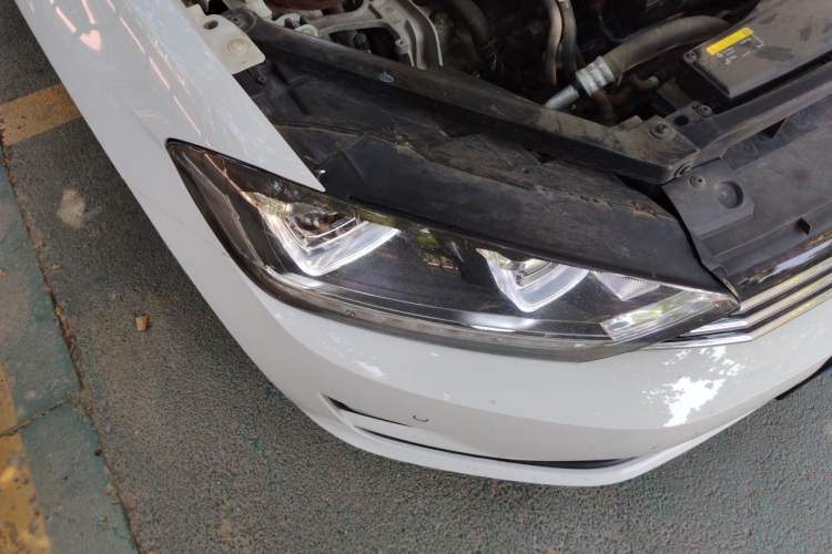 Used Volkswagen Golf Sportsvan 2018 230TSI Automatic Trend Edition Right Front Headlight