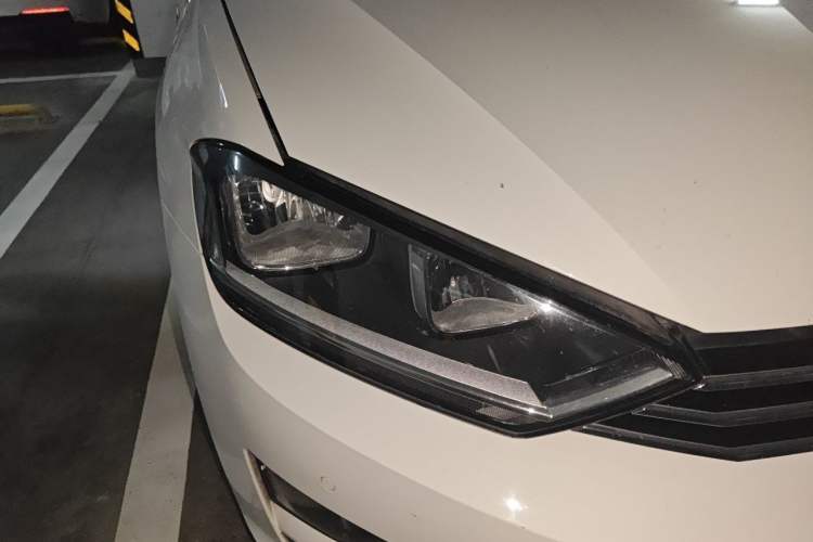 Used Volkswagen Golf Sportsvan 2018 230TSI Automatic Luxury Model Right Front Headlight