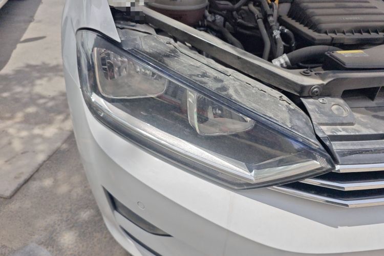 Used Volkswagen Golf Sportsvan 2018 230TSI Automatic Luxury Model Right Front Headlight