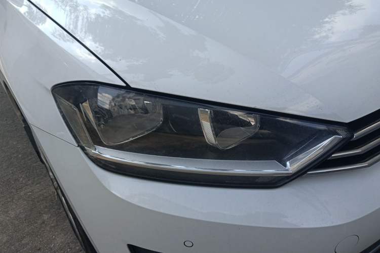 Used Volkswagen Golf Sportsvan 2018 280TSI Automatic Luxury Model Right Front Headlight