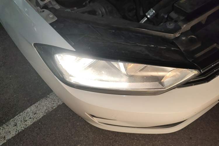 Used Volkswagen Golf Sportsvan 2018 280TSI Automatic Luxury Model Right Front Headlight