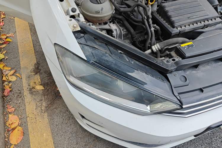 Used Volkswagen Golf Sportsvan 2018 230TSI Automatic Trend Edition Right Front Headlight