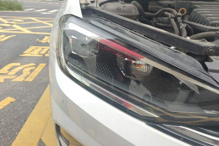 Used Volkswagen Golf Sportsvan 2018 230TSI Automatic Trend Edition Right Front Headlight