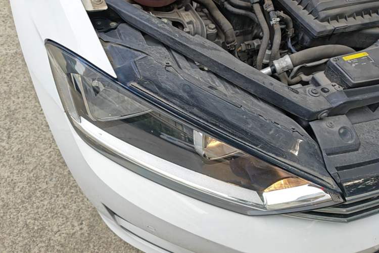 Used Volkswagen Golf Sportsvan 2018 280TSI Automatic Luxury Model Right Front Headlight