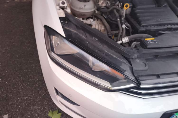 Used Volkswagen Golf Sportsvan 2018 230TSI Automatic Luxury Model Right Front Headlight