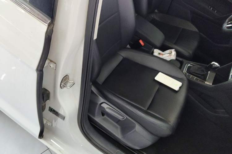 Used Volkswagen Golf Sportsvan 2018 1.6L Automatic Comfort Model Right Front Seat