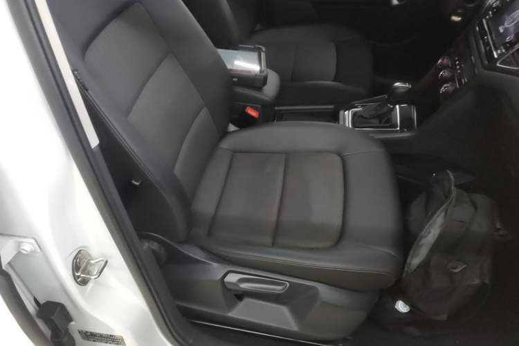 Used Volkswagen Golf Sportsvan 2018 230TSI Automatic Trend Edition Right Front Seat