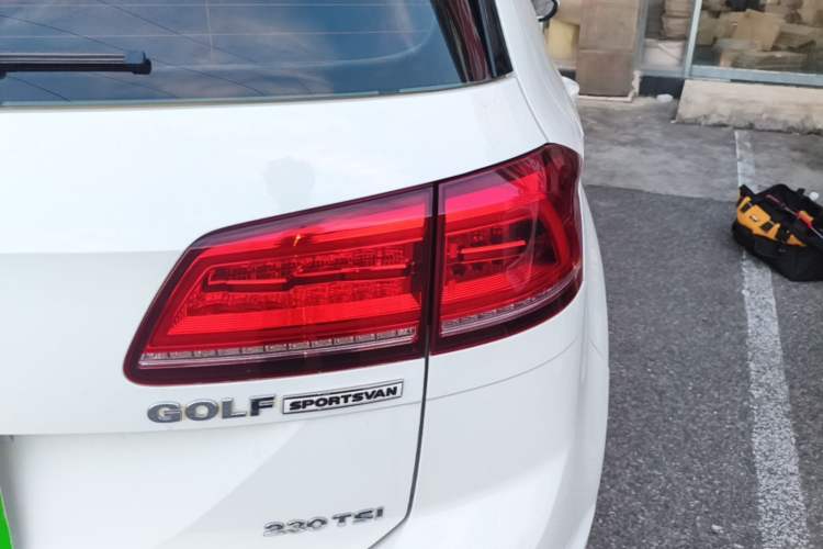 Used Volkswagen Golf Sportsvan 2018 230TSI Automatic Trend Edition Right Rear Taillight