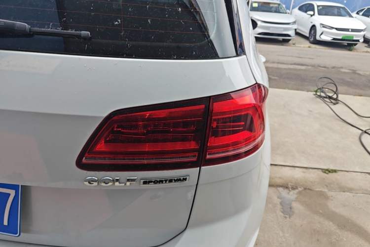 Used Volkswagen Golf Sportsvan 2018 1.6L Automatic Comfort Model Right Rear Taillight