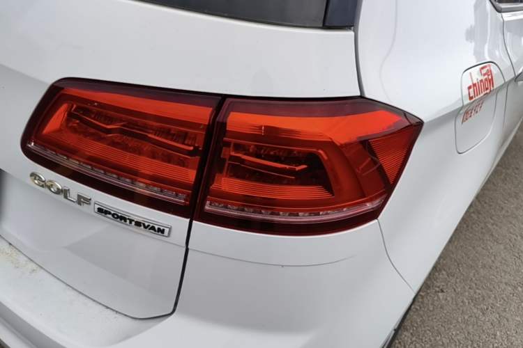 Used Volkswagen Golf Sportsvan 2018 1.6L Automatic Comfort Model Right Rear Taillight