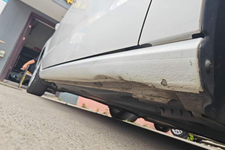 Used Volkswagen Golf Sportsvan 2018 1.6L Automatic Comfort Model Right Side Sill
