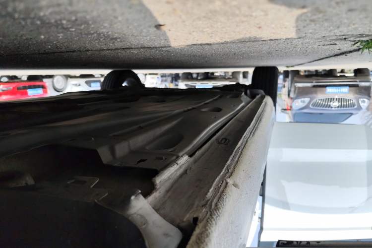 Used Volkswagen Golf Sportsvan 2018 1.6L Automatic Comfort Model Right Side Sill