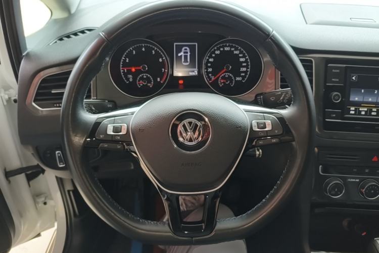 Used Volkswagen Golf Sportsvan 2018 230TSI Automatic Trend Edition Steering Wheel