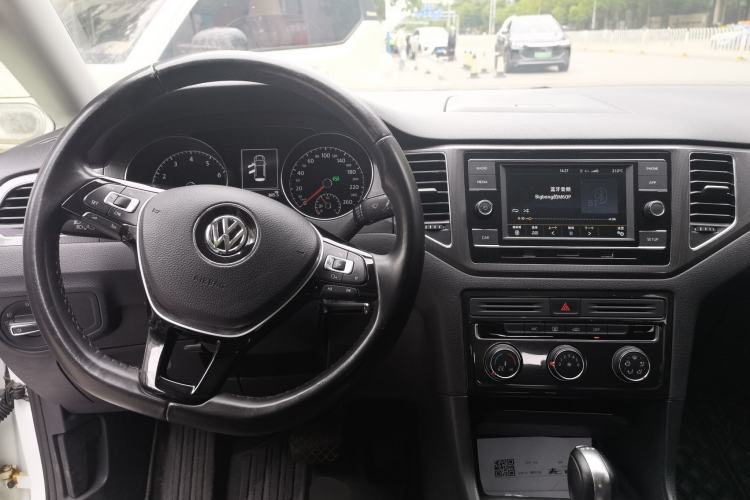 Used Volkswagen Golf Sportsvan 2018 230TSI Automatic Trend Edition Steering Wheel