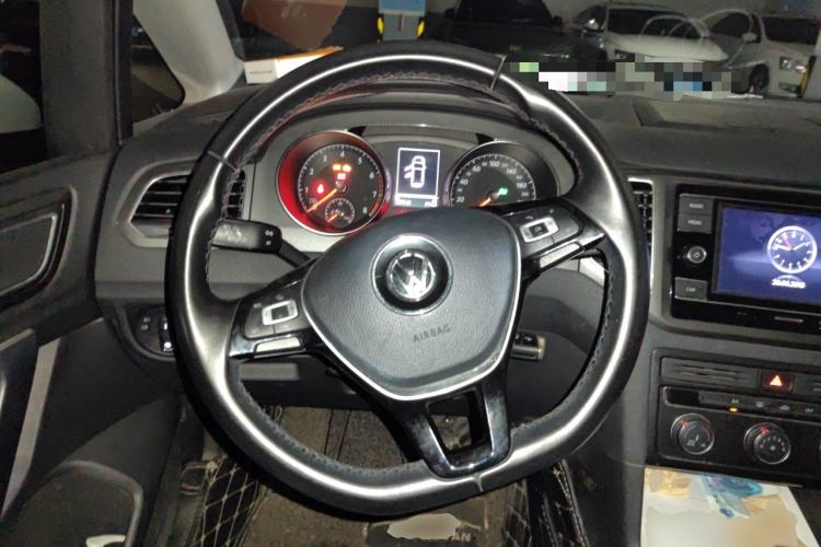 Used Volkswagen Golf Sportsvan 2018 230TSI Automatic Trend Edition Steering Wheel