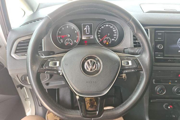 Used Volkswagen Golf Sportsvan 2018 230TSI Automatic Trend Edition Steering Wheel