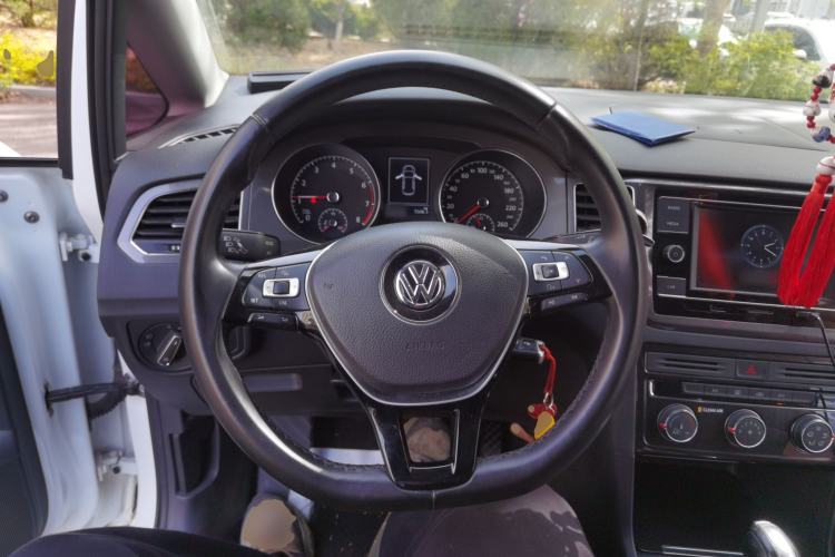 Used Volkswagen Golf Sportsvan 2018 230TSI Automatic Trend Edition Steering Wheel