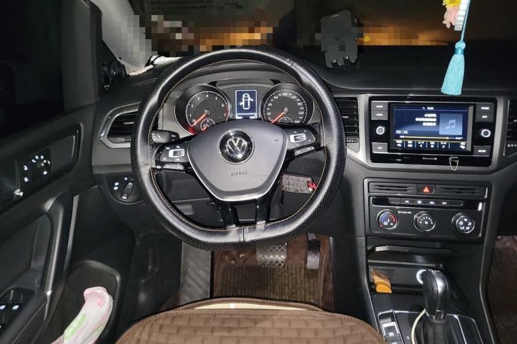 Used Volkswagen Golf Sportsvan 2018 230TSI Automatic Trend Edition Steering Wheel