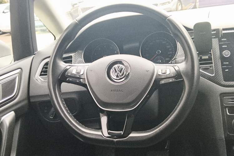 Used Volkswagen Golf Sportsvan 2018 230TSI Automatic Luxury Model Steering Wheel