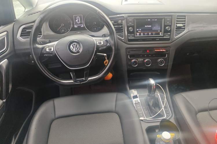 Used Volkswagen Golf Sportsvan 2018 230TSI Automatic Trend Edition Steering Wheel