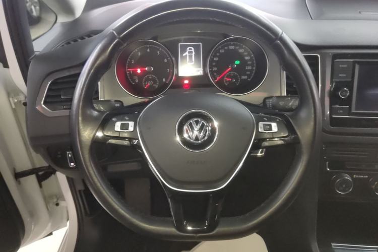 Used Volkswagen Golf Sportsvan 2018 230TSI Automatic Trend Edition Steering Wheel