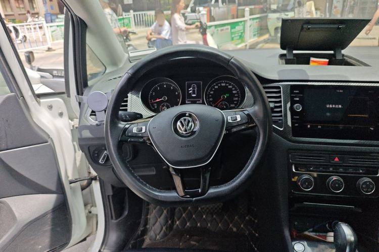 Used Volkswagen Golf Sportsvan 2018 230TSI Automatic Luxury Model Steering Wheel