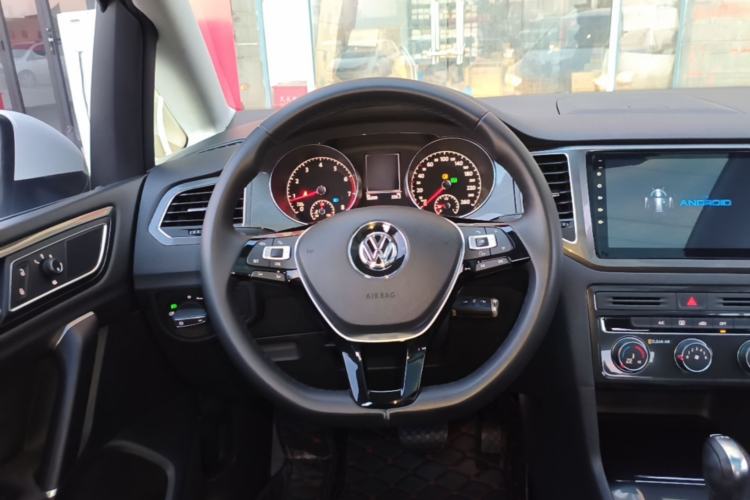 Used Volkswagen Golf Sportsvan 2018 230TSI Automatic Trend Edition Steering Wheel