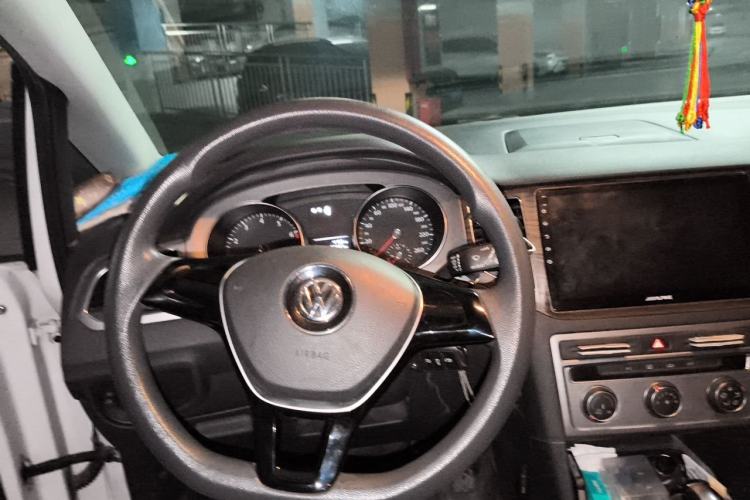 Used Volkswagen Golf Sportsvan 2018 1.6L Automatic Comfort Model Steering Wheel