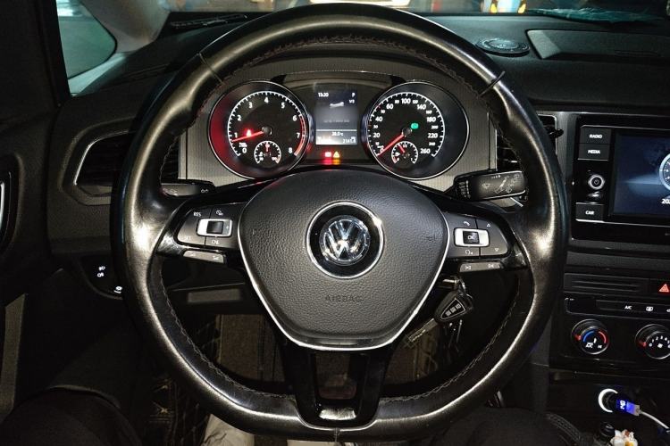 Used Volkswagen Golf Sportsvan 2018 230TSI Automatic Trend Edition Steering Wheel