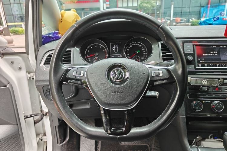 Used Volkswagen Golf Sportsvan 2018 230TSI Automatic Trend Edition Steering Wheel