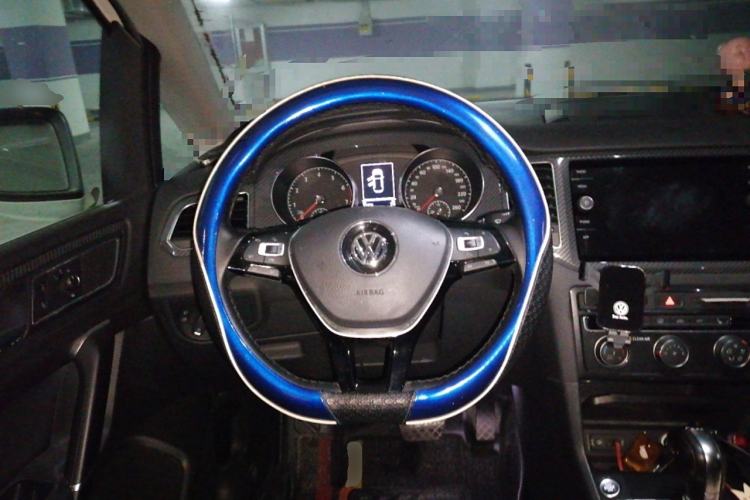 Used Volkswagen Golf Sportsvan 2018 230TSI Automatic Luxury Model Steering Wheel