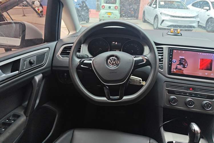 Used Volkswagen Golf Sportsvan 2018 1.6L Automatic Comfort Model Steering Wheel