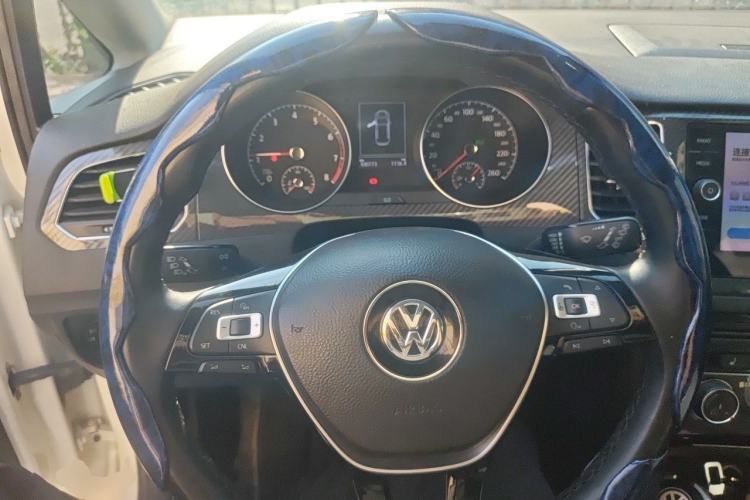 Used Volkswagen Golf Sportsvan 2018 230TSI Automatic Luxury Model Steering Wheel