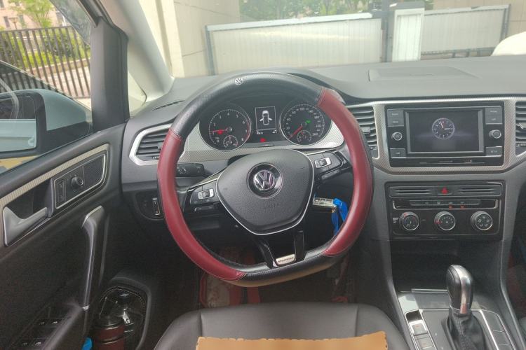 Used Volkswagen Golf Sportsvan 2018 230TSI Automatic Trend Edition Steering Wheel