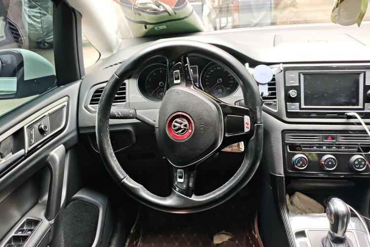 Used Volkswagen Golf Sportsvan 2018 230TSI Automatic Trend Edition Steering Wheel
