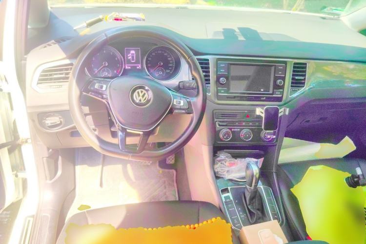 Used Volkswagen Golf Sportsvan 2018 230TSI Automatic Trend Edition Steering Wheel
