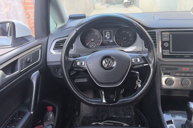 Used Volkswagen Golf Sportsvan 2018 230TSI Automatic Trend Edition Steering Wheel