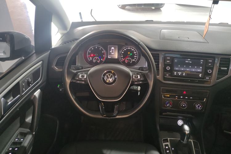 Used Volkswagen Golf Sportsvan 2018 230TSI Automatic Trend Edition Steering Wheel