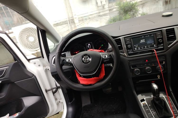 Used Volkswagen Golf Sportsvan 2018 230TSI Automatic Trend Edition Steering Wheel