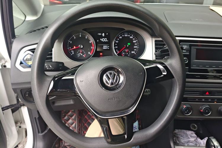 Used Volkswagen Golf Sportsvan 2018 1.6L Automatic Comfort Model Steering Wheel
