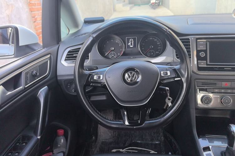 Used Volkswagen Golf Sportsvan 2018 230TSI Automatic Trend Edition Steering Wheel