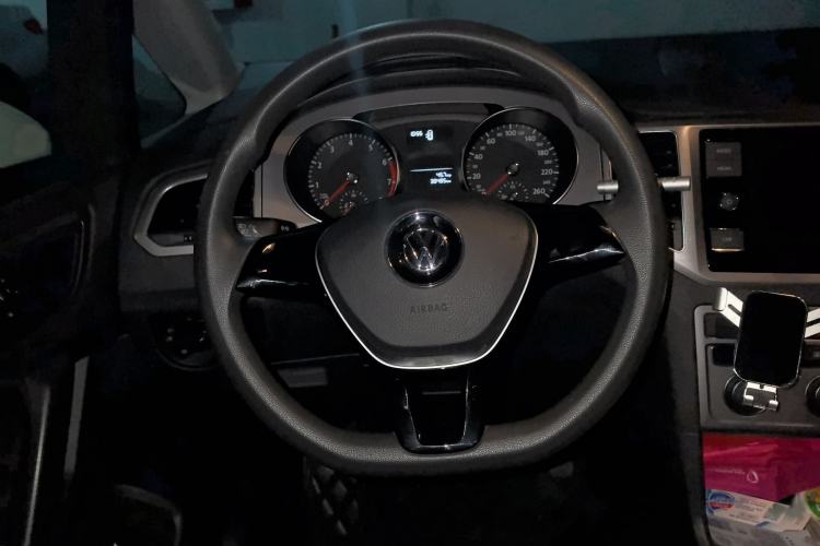Used Volkswagen Golf Sportsvan 2018 1.6L Automatic Comfort Model Steering Wheel