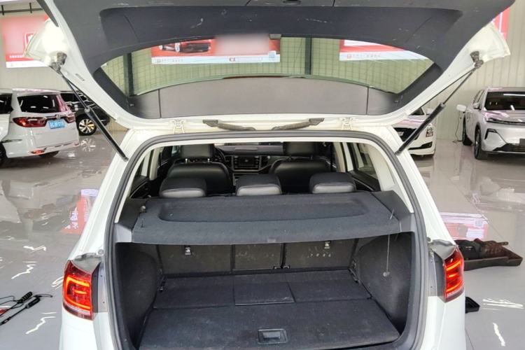 Used Volkswagen Golf Sportsvan 2018 1.6L Automatic Comfort Model Trunk
