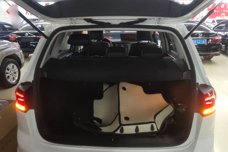 Used Volkswagen Golf Sportsvan 2018 230TSI Automatic Trend Edition Trunk