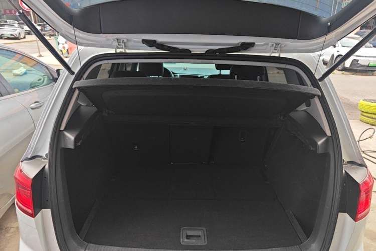 Used Volkswagen Golf Sportsvan 2018 1.6L Automatic Comfort Model Trunk