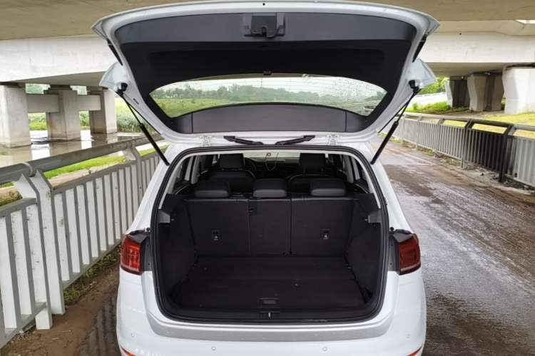 Used Volkswagen Golf Sportsvan 2018 230TSI Automatic Luxury Model Trunk