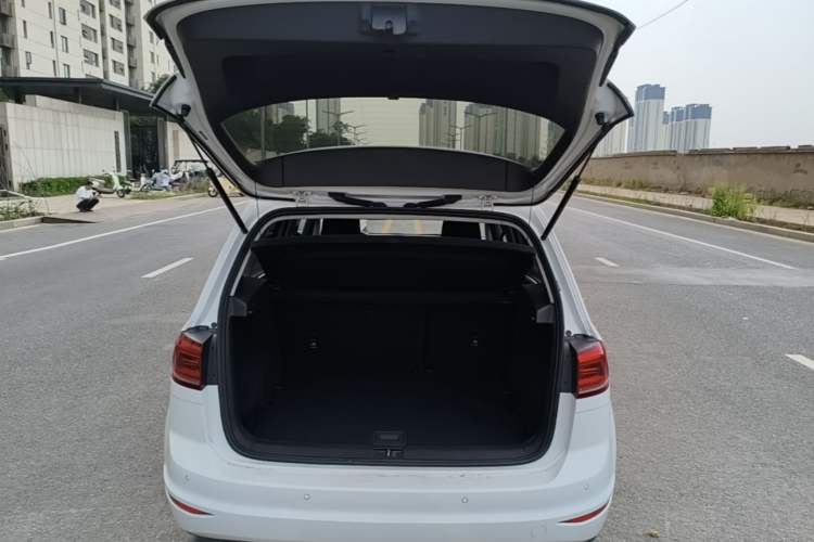 Used Volkswagen Golf Sportsvan 2018 1.6L Automatic Comfort Model Trunk