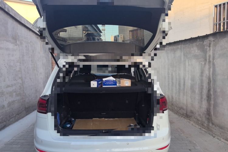 Used Volkswagen Golf Sportsvan 2018 230TSI Automatic Trend Edition Trunk